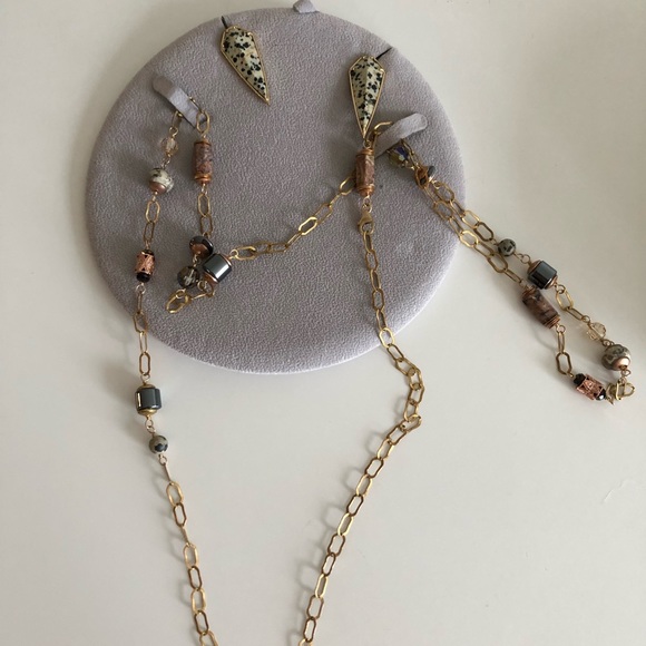 Neckless and earrings - Picture 3 of 4